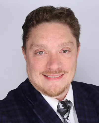 Shadow Robinson headshot